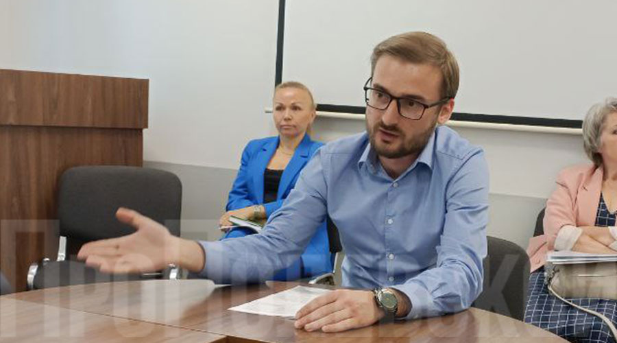 Представитель «Спецавтобазы».