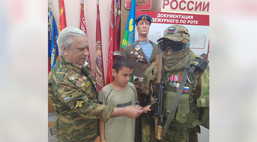  Ветераны ГСВГ участвуют в военно-патриотическим воспитании молодёжи. Так, Михаил Дементьев охотно общается с юным поколением, делится воспоминаниями о службе, помогает лучше познать историю страны и постичь духовно-нравственные основы воинского долга