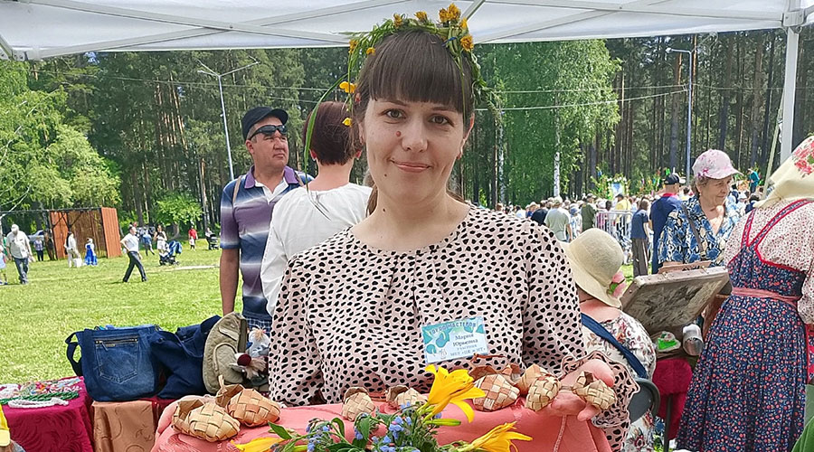 Полевчанка Мария Петрова самостоятельно освоила ремесло плетения из бересты