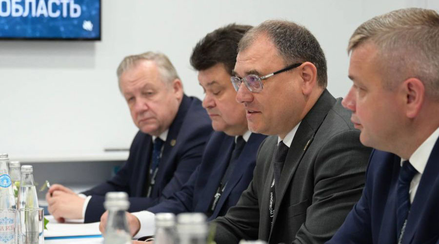Денис Паслер договорился о дальнейшей поставке техники из Республики Беларусь с заместителем премьер-министра Виктором Каранкевичем