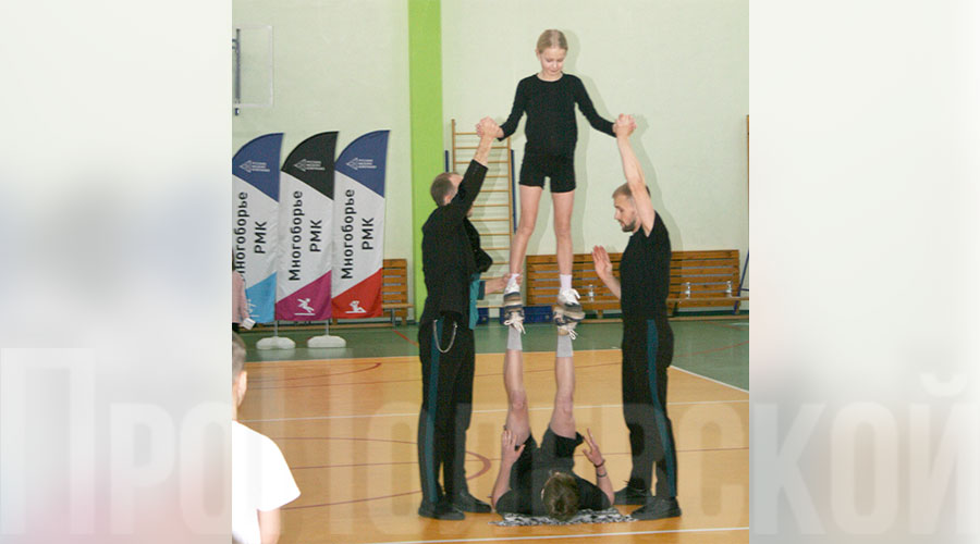 Дуэт акробатов из Екатеринбурга «Два брата акробата»