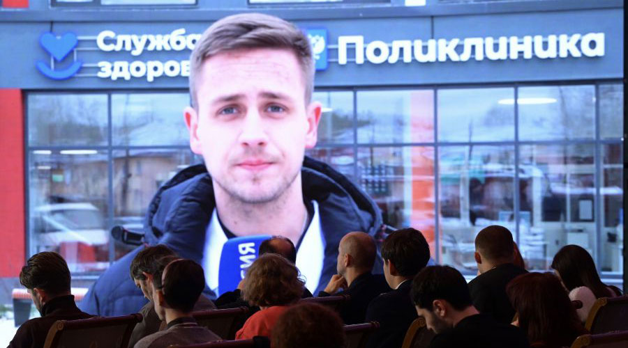 Денис Паслер ответил на вопросы свердловчан в ходе прямой линии