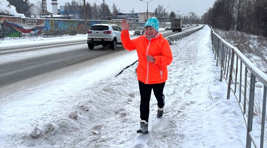 Маршрут забега пролегал по тротуару вдоль Северского пруда