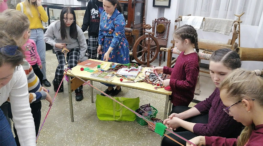 Полевской исторический музей для «Ночи искусств» в Год культурного наследия народов России подготовил программу «Традиции Урала»