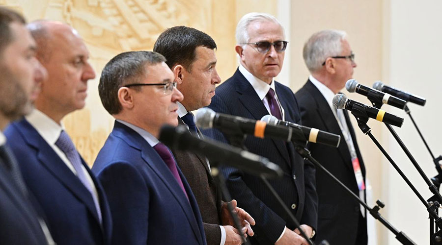 Евгений Куйвашев обозначил стратегические планы региона по импортозамещению и заявил о ситуации с кадрами в промышленности