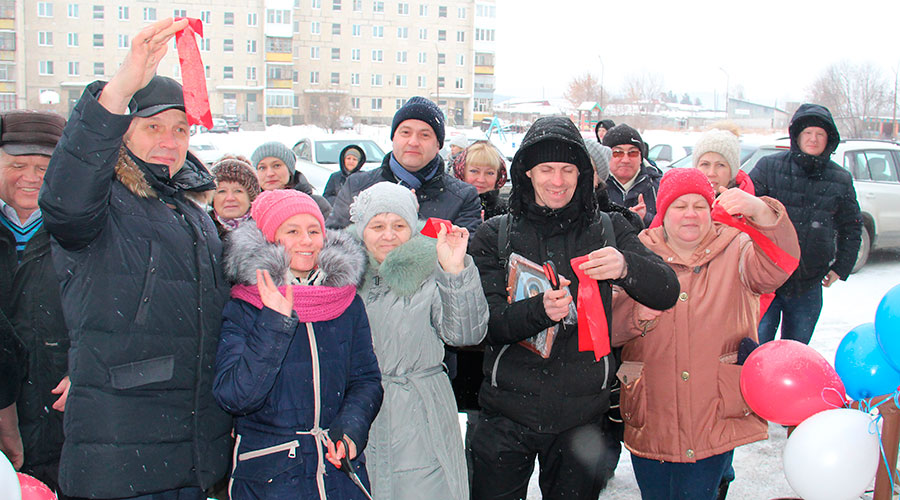 36 полевских семей, 97 человек, получили благоустроенные квартиры в новом доме на улице Розы Люксембург, 116