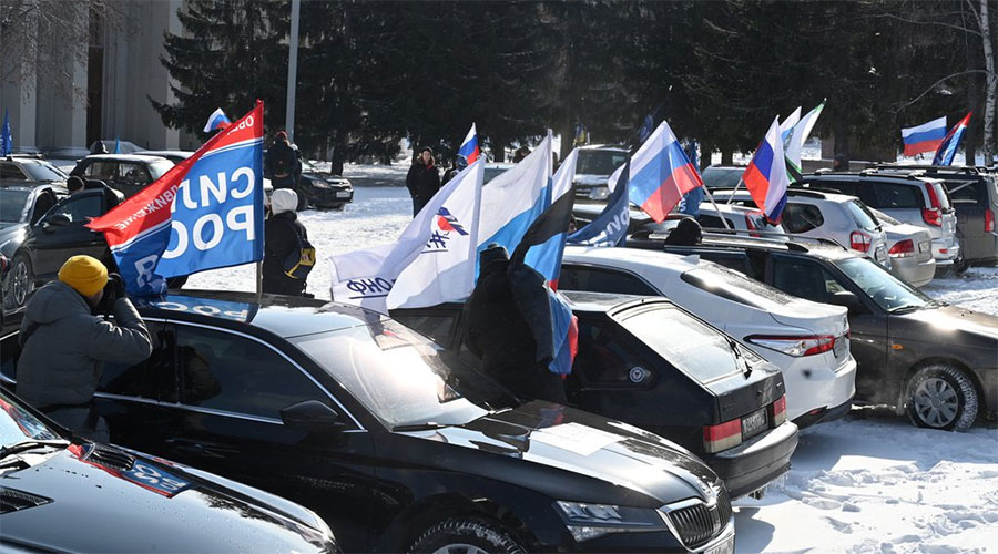 10 марта, аналогичный автопробег состоялся в Екатеринбурге