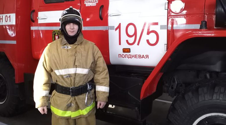 Заместитель начальника пoжapнoй чacти № 19/5 села Полдневая Сергей Вараксин