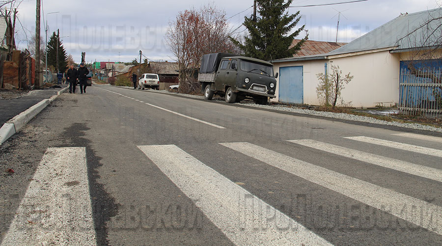 Новый асфальт по Максима Горького в Полевском проверят в спецлаборатории