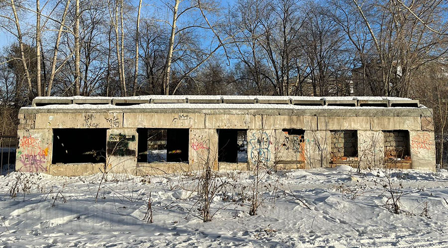 Прокуратура Полевского проверила, как обеспечивается безопасность заброшенных зданий