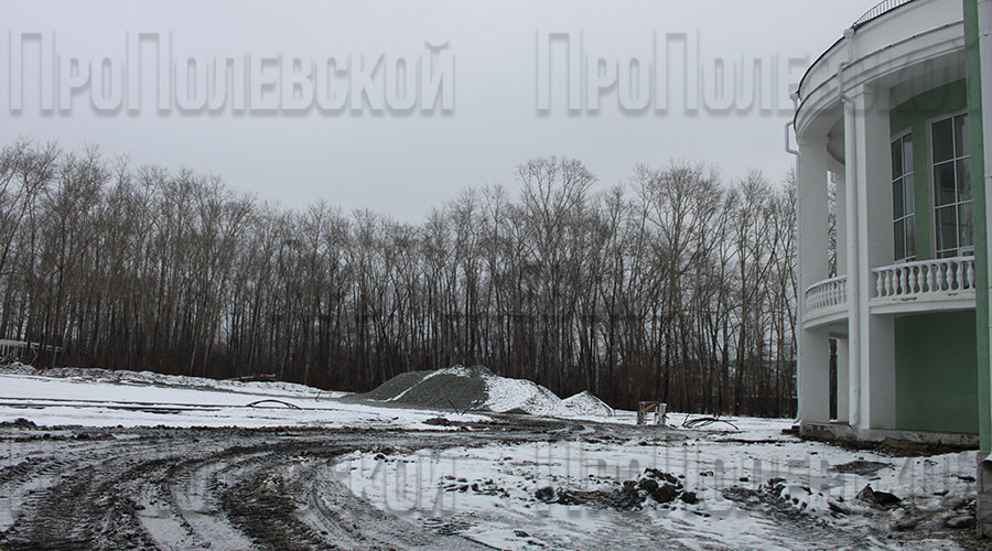 В 2024 году подрядчик приступит к следующему этапу: будет построена площадка для проведения массовых мероприятий за ЦК и НТ и обустроена пешеходно-транзитная зона