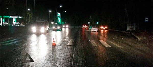 28 сентября в 19.40 на автодороге между северной и южной частями Полевского водитель автомобиля «Опель-Инсигния» 1986 года рождения не уступила дорогу женщине-пешеходу 1957 года рождения, переходившей проезжую часть по нерегулируемому пешеходному переходу.