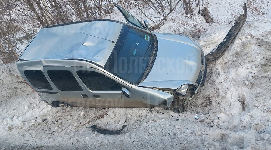 26 марта автомобиль съехал в кювет